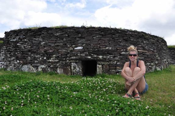 Ruínas da cidade cerimonial de Orongo, no topo do vulcão Rano Kau, em Rapa Nui (ou Ilha de Páscoa), ilha chilena no meio do Oceano Pacífico